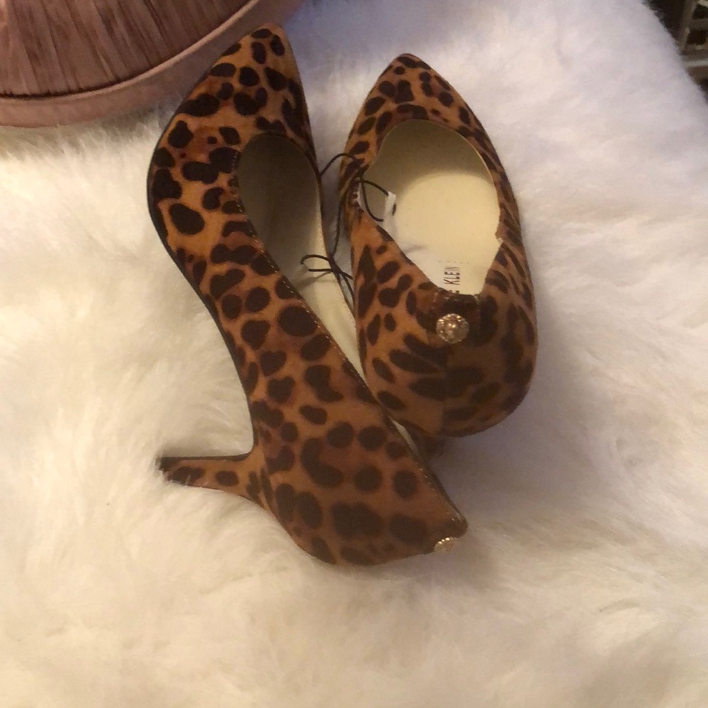 Women Anne Klein Mid-heel pump Brand New!!!